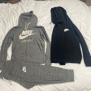Women’s Nike hoodies and capri lounge pants M